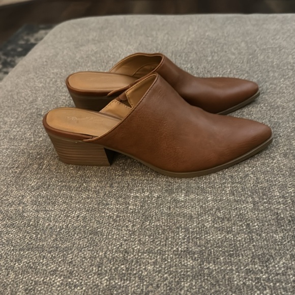 NWOT! Universal Thread Chunky Heeled Mule Women’s Size 8 NWOT! - Picture 2 of 5